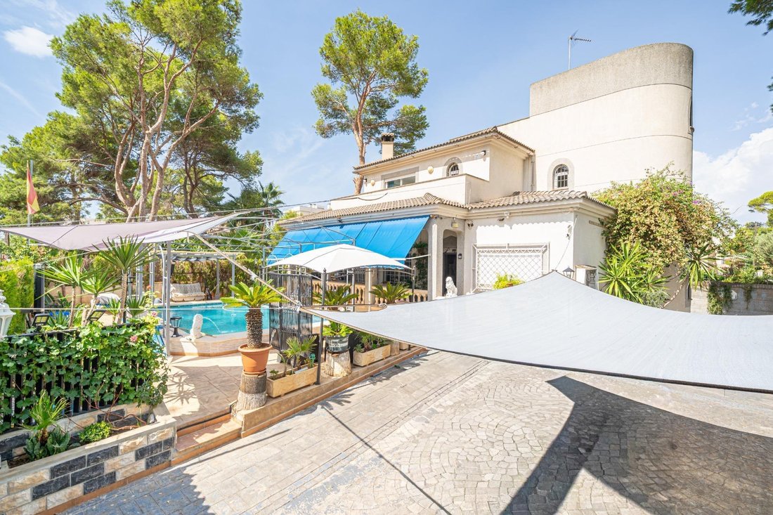 Villa in Playa de Palma, Palma, Balearic Islands 4 - 16983971