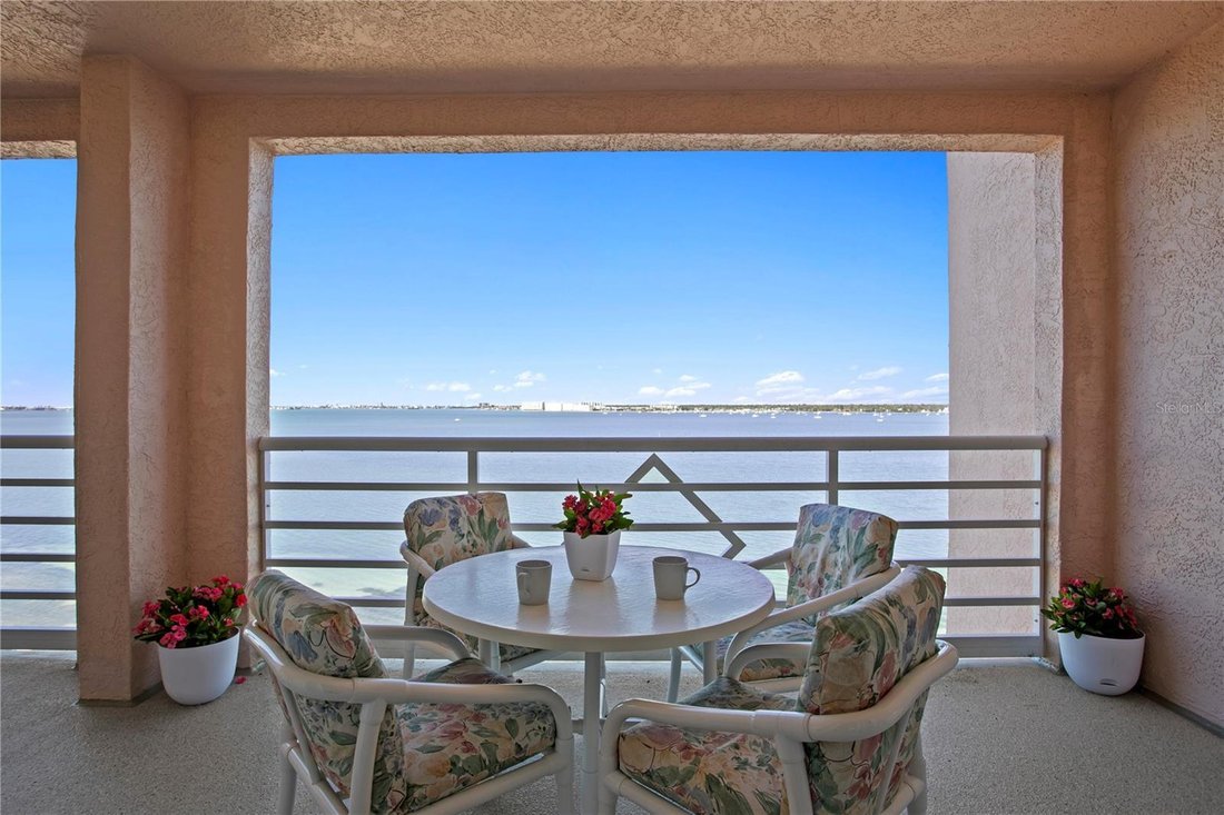 Condo in St. Petersburg, Florida, United States 3 - 16984259