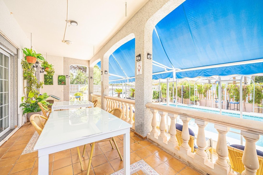 Villa in Playa de Palma, Palma, Balearic Islands 5 - 16983971