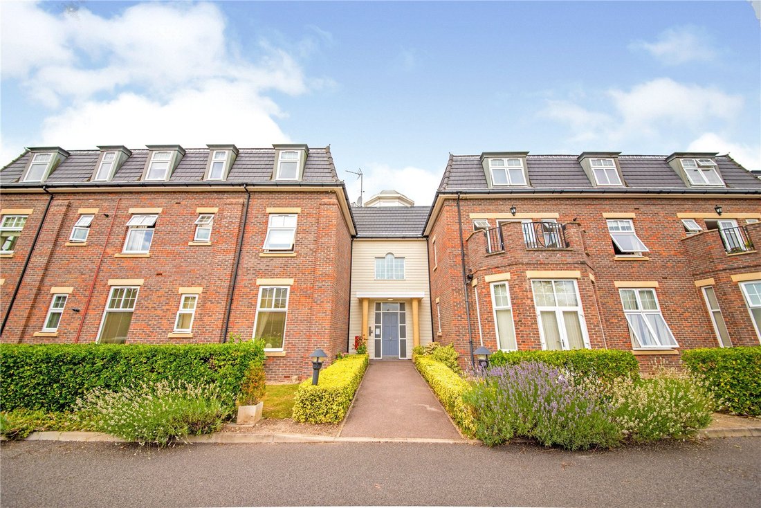 Apartment in Ferney Hill, Enfield, England 1 - 16943374