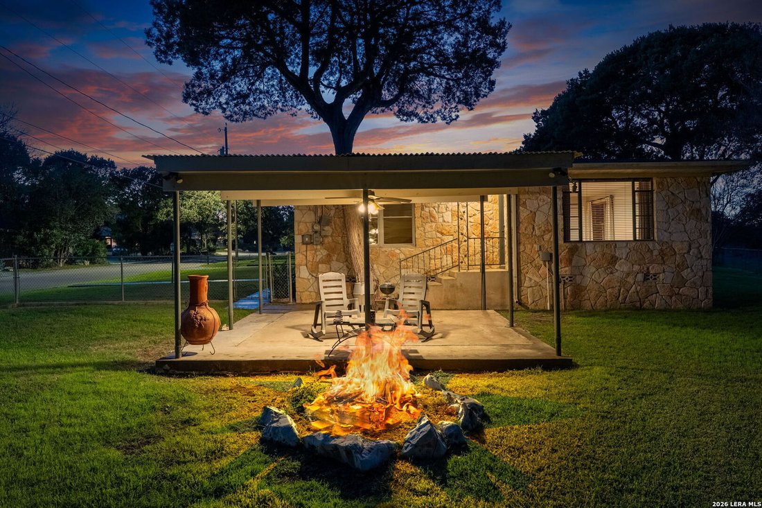 House in New Braunfels, Texas, United States 3 - 16984254