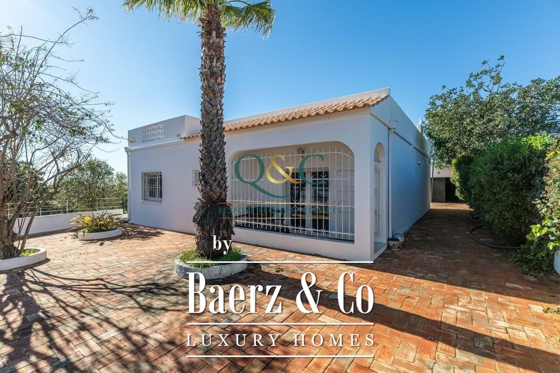 Villa in Loule (Sao Sebastiao), Algarve, Portugal 1 - 16986034