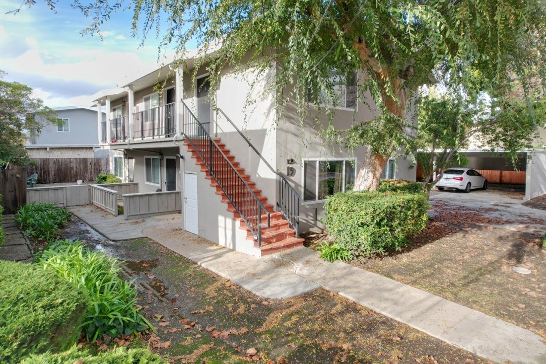San Mateo, California, United States 1 - 16983252