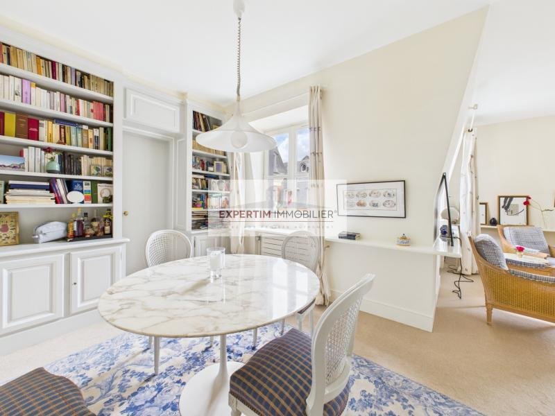 Apartment in Domaine National du Château, Versailles, France 5 - 16983376