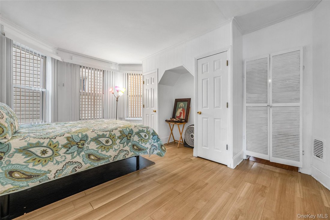 House in New York, New York, United States 3 - 16981030