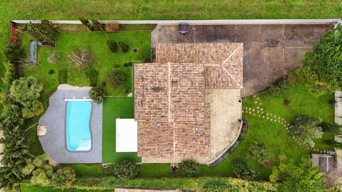 House in Medis, Nouvelle-Aquitaine, France 2 - 16983904