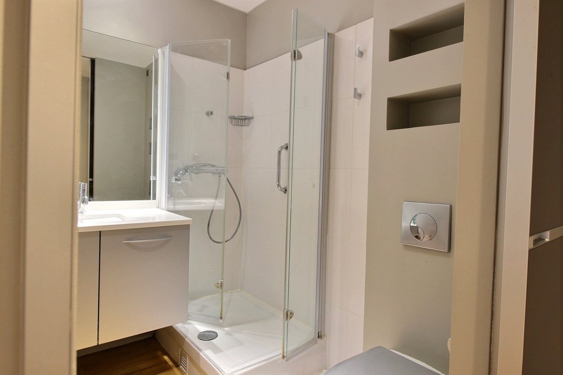 Apartment in Palais Royal, Paris 1er Arrondissement, Paris 4 - 16983574