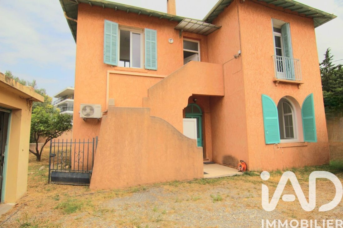 House in Villeneuve, Frejus, France 2 - 16982246
