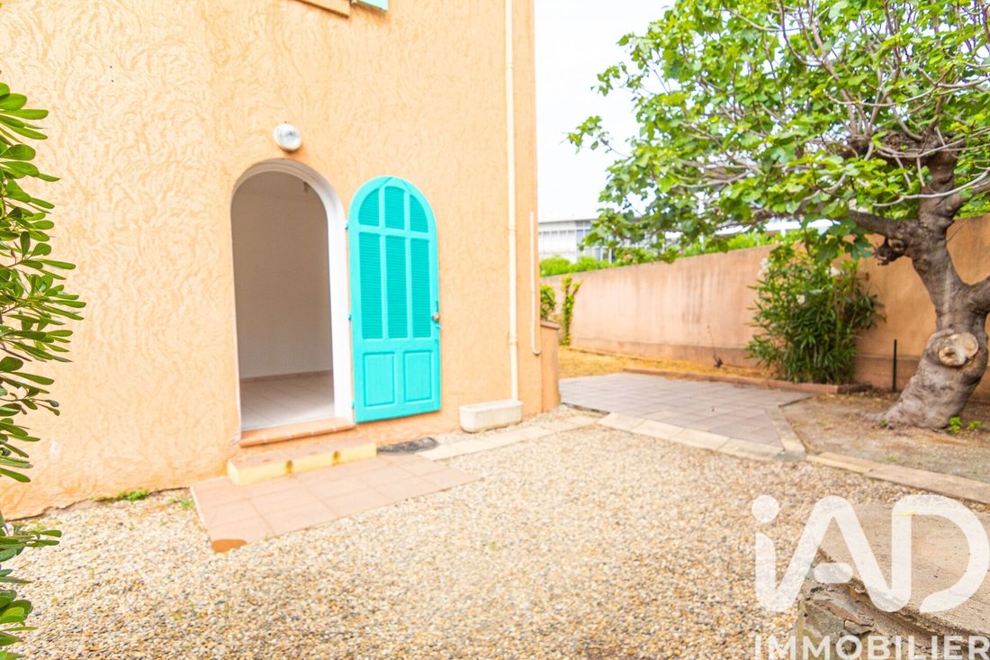 House in Villeneuve, Frejus, France 4 - 16982246