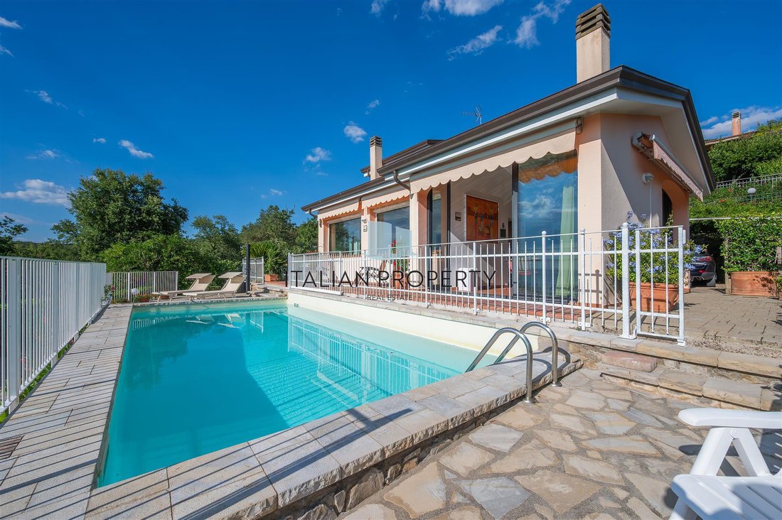 Villa in Magione, Umbria, Italy 1 - 16987224