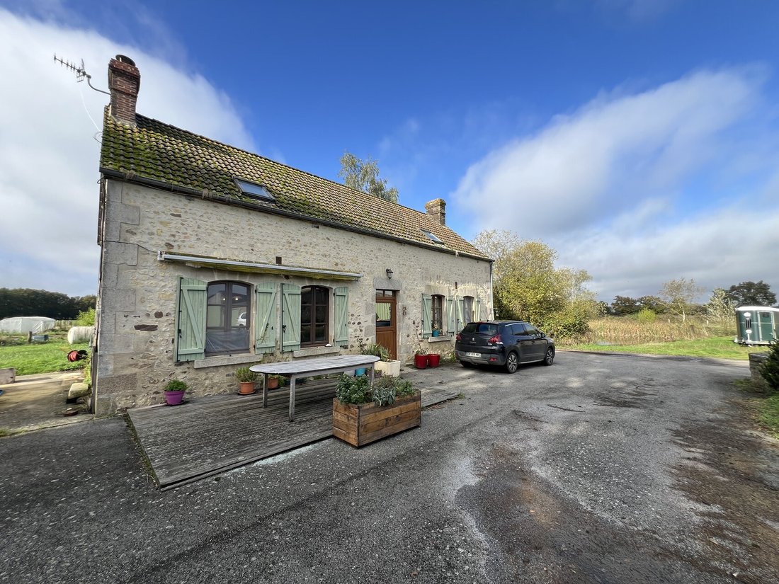 Villa in Villaines-la-Carelle, Pays de la Loire, France 2 - 16673170