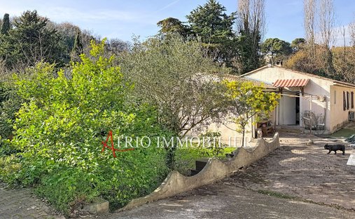 Villa in Val de Cagne-Colline Route de Vence, Cagnes-sur-Mer, France 1