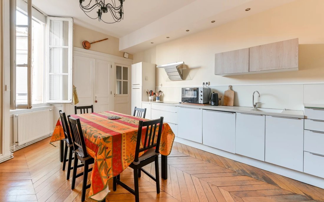 Apartment in Cordeliers-Célestins-Bourse, Lyon 2e Arrondissement, Lyon 5 - 15936407