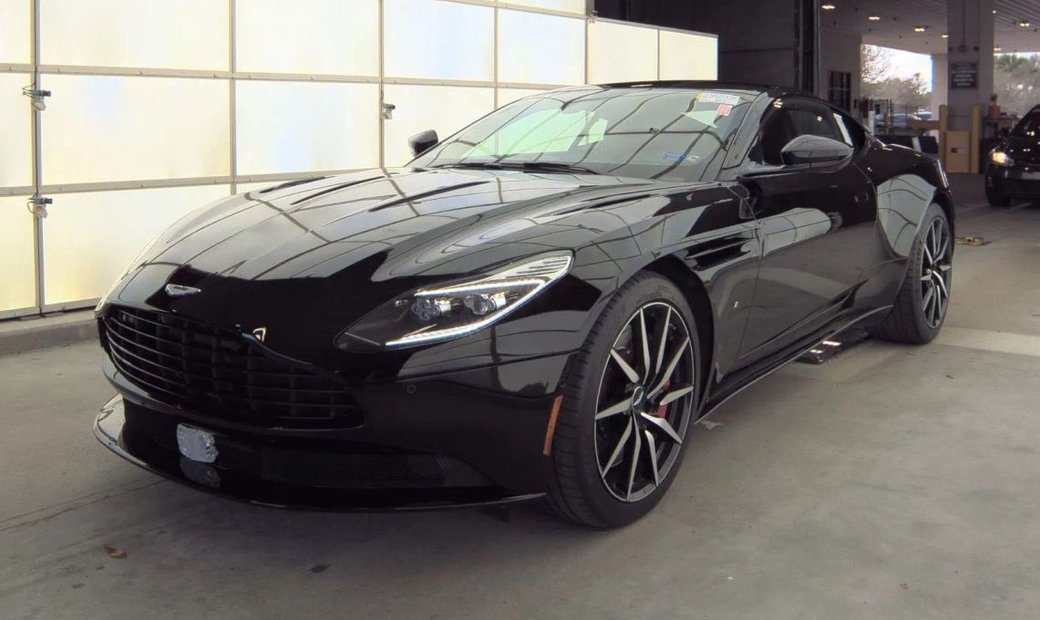 Aston Martin Jackenull