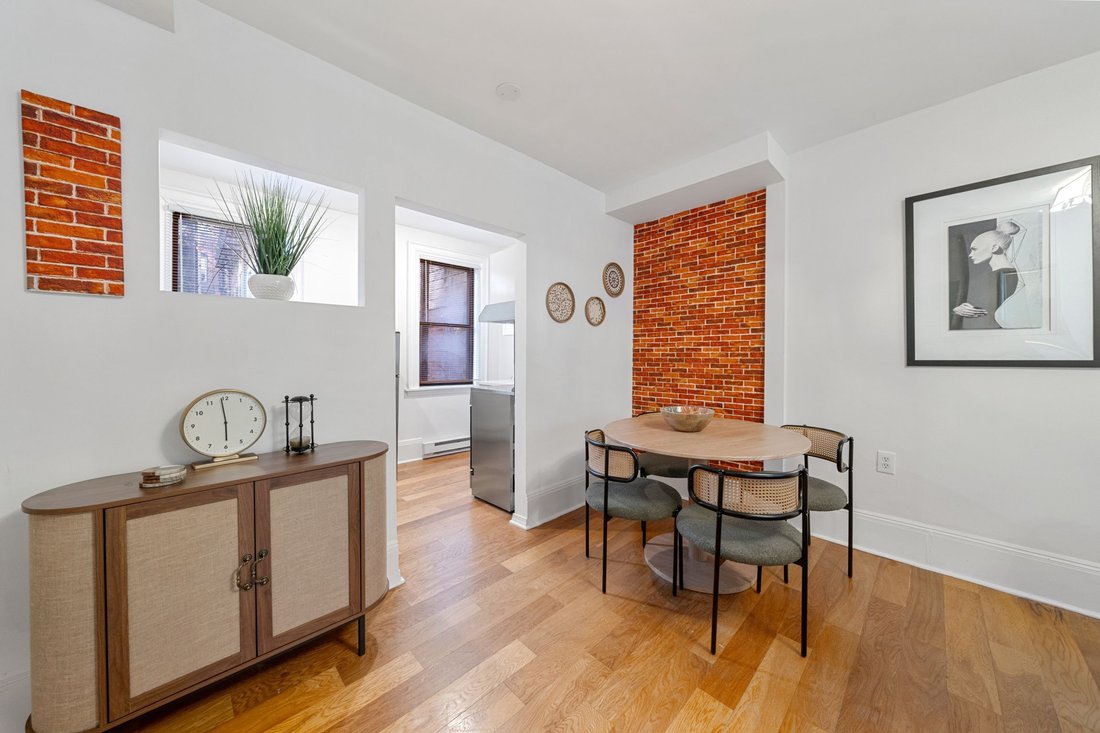 Boston, Massachusetts, United States 3 - 16986312
