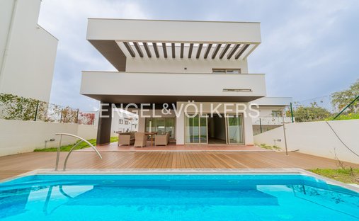 House in Bucelas, Lisbon, Portugal 1