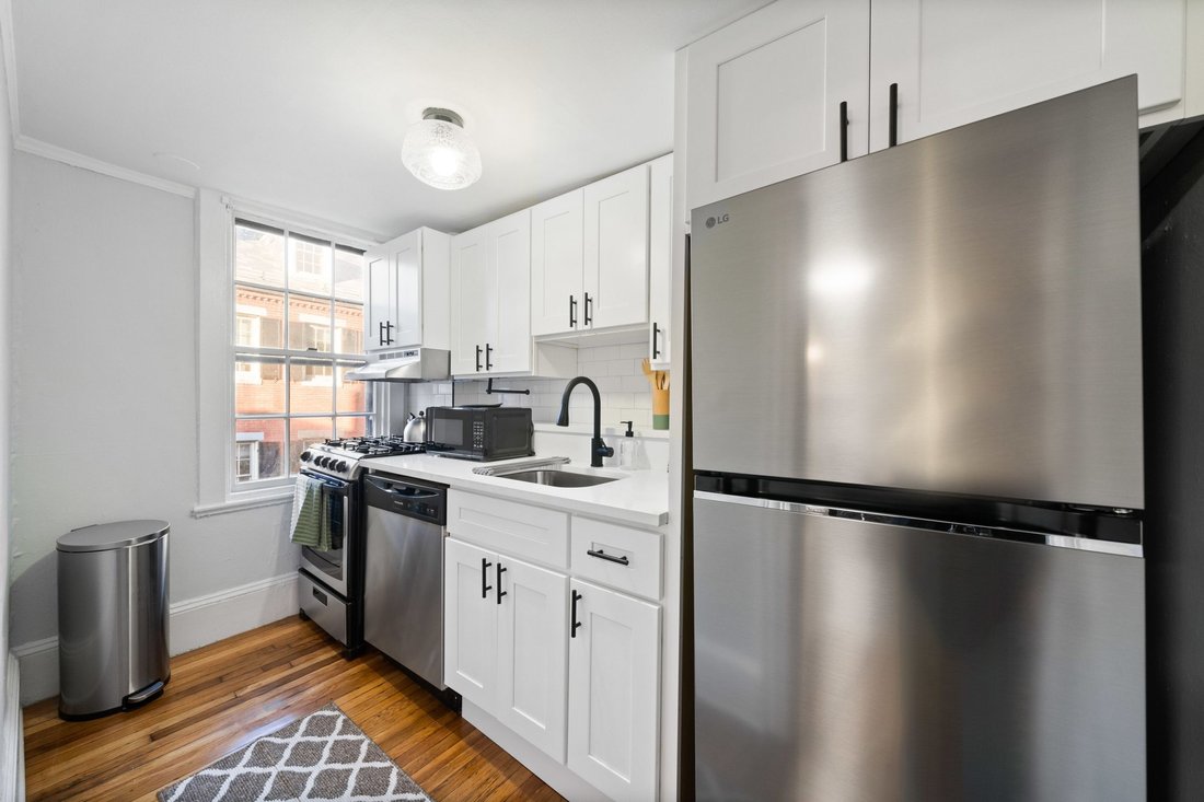 Boston, Massachusetts, United States 4 - 16986312