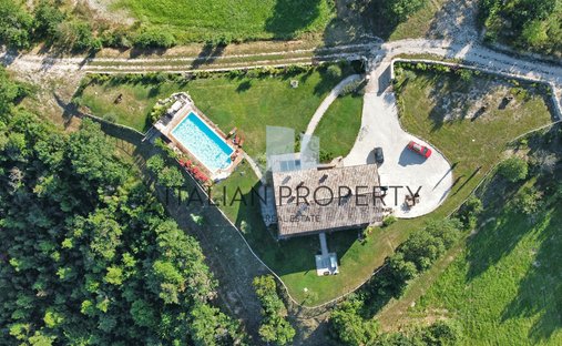 Azienda agricola a Pietralunga, Umbria, Italia 1