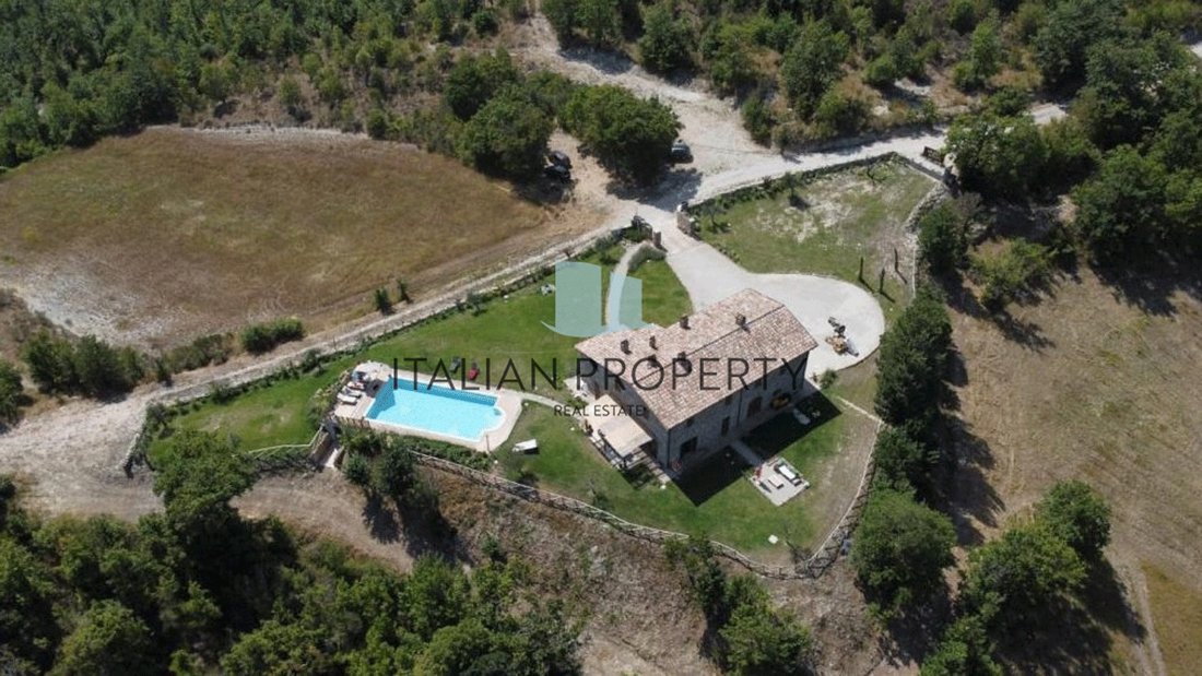 Farm Ranch in Pietralunga, Umbria, Italy 2 - 16987295