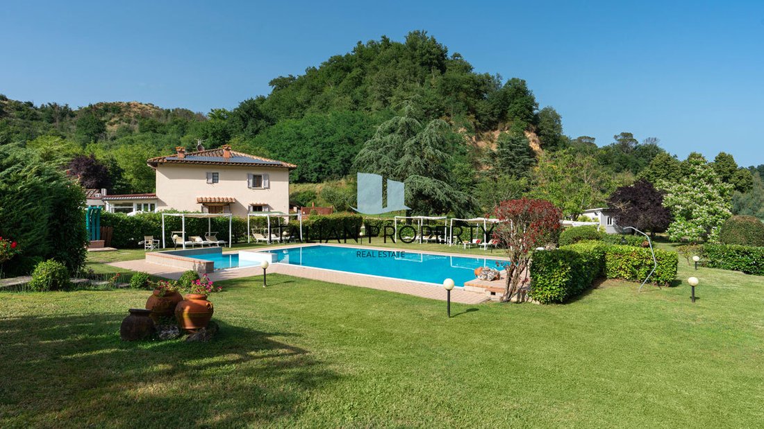 Farm Ranch in San Giovanni Valdarno, Tuscany, Italy 1 - 16987304