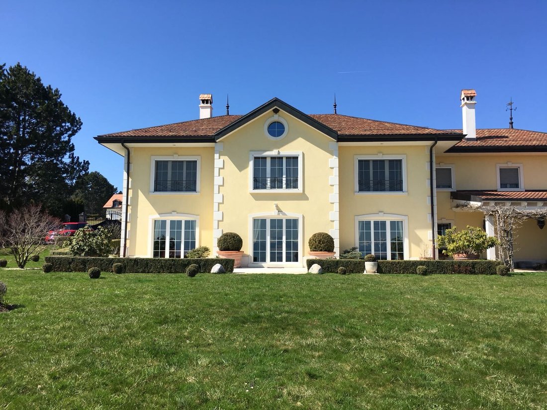 Villa in Bassins, Vaud, Switzerland 1 - 16988456