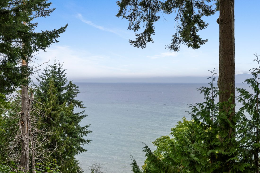 House in Qualicum Beach, British Columbia, Canada 2 - 16991310