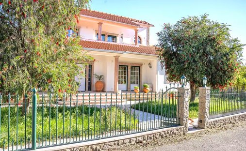 House in São João das Lampas, Lisbon, Portugal 1