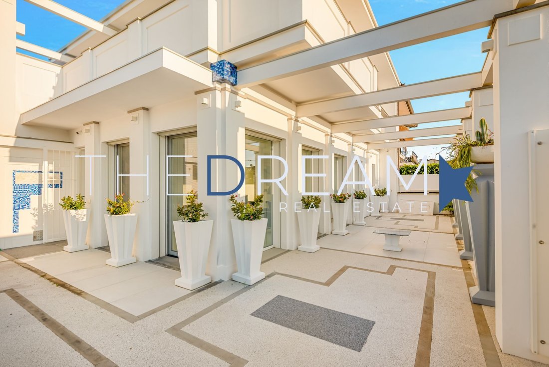 Villa in Center, Forte dei Marmi, Tuscany 2 - 16989839