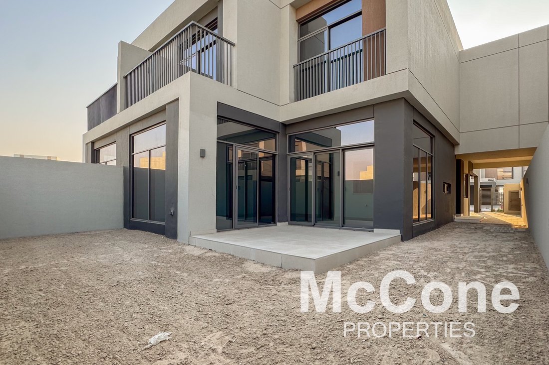 Villa in Dubai South, Dubai, United Arab Emirates 1 - 16990462