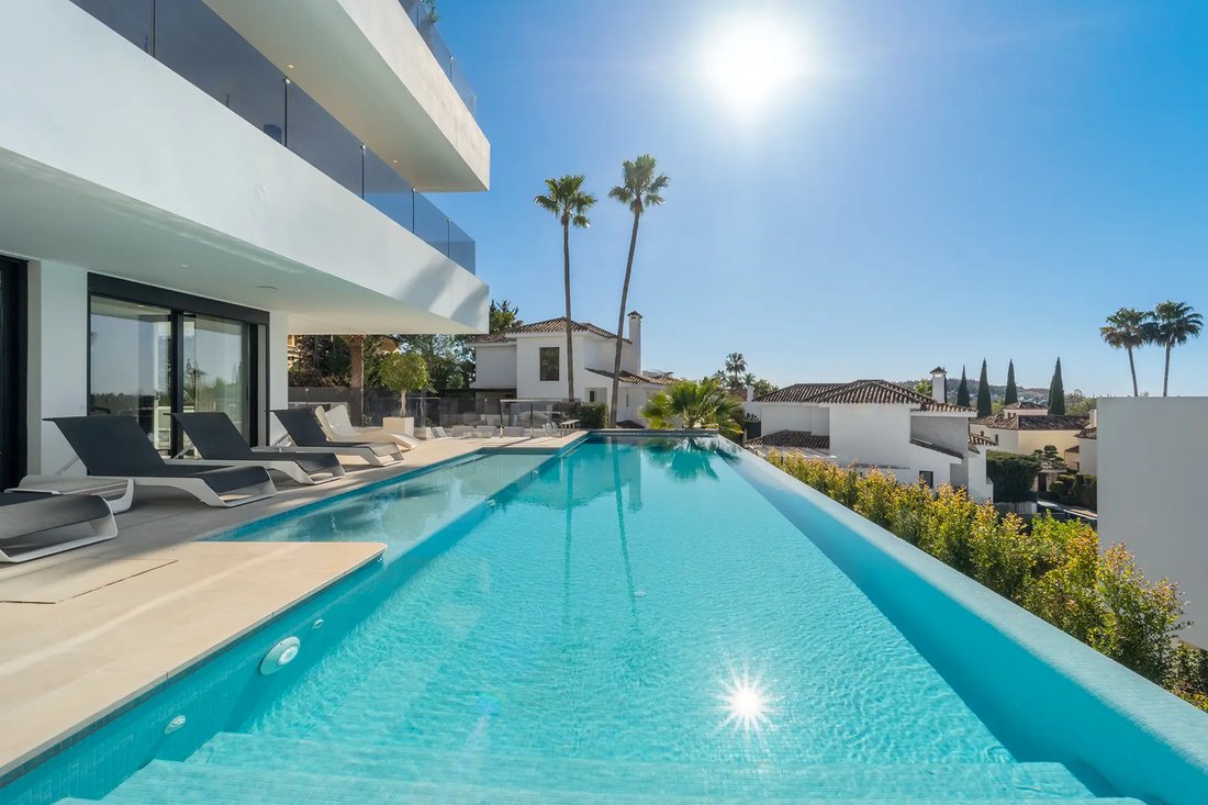 Villa in Nueva Andalucía, Marbella, Spanien 1 - 16995056