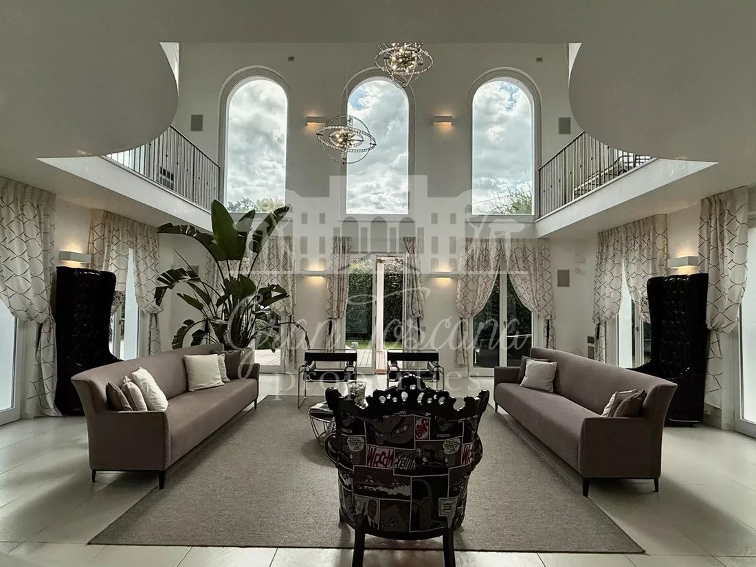 Villa in Vittoria Apuana, Forte dei Marmi, Tuscany 3 - 16996980