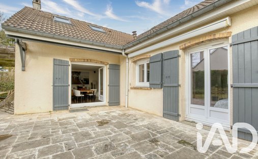 House in Orgeval, Ile-de-France, France 1