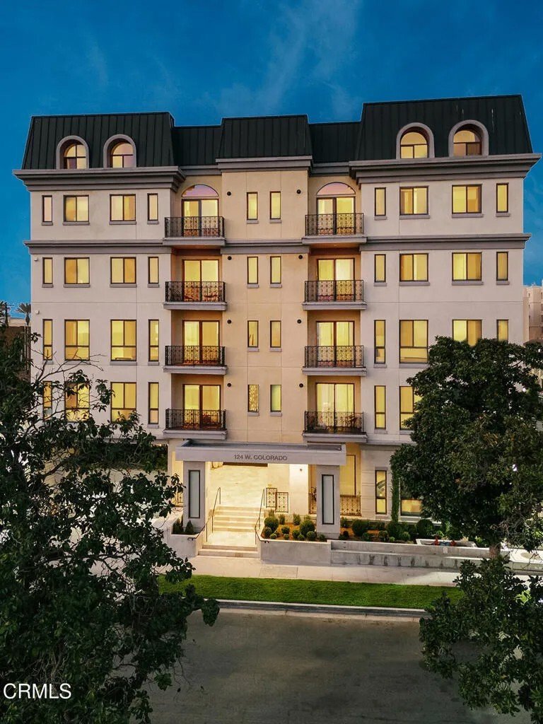 Condo in Glendale, California, United States 1 - 17000880