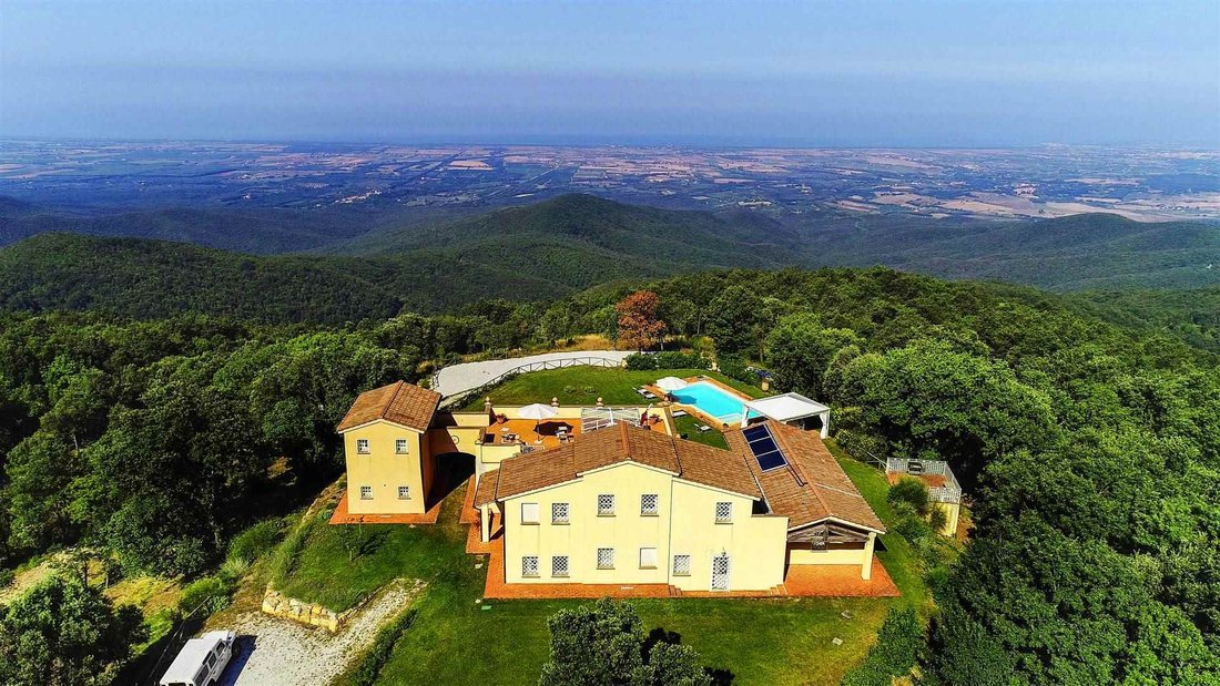 Villa in Montecatini Val di Cecina, Tuscany, Italy 1 - 16993120