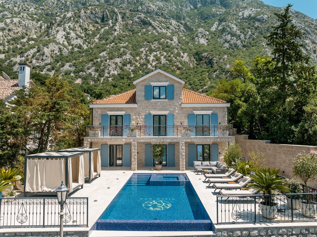 Villa in Ljuta, Kotor Municipality, Montenegro 4 - 16998063