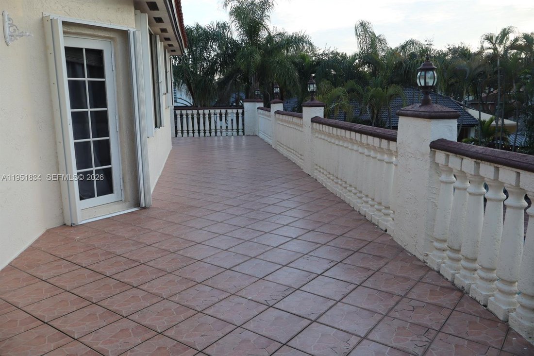 House in Hialeah, Florida, United States 5 - 16992710