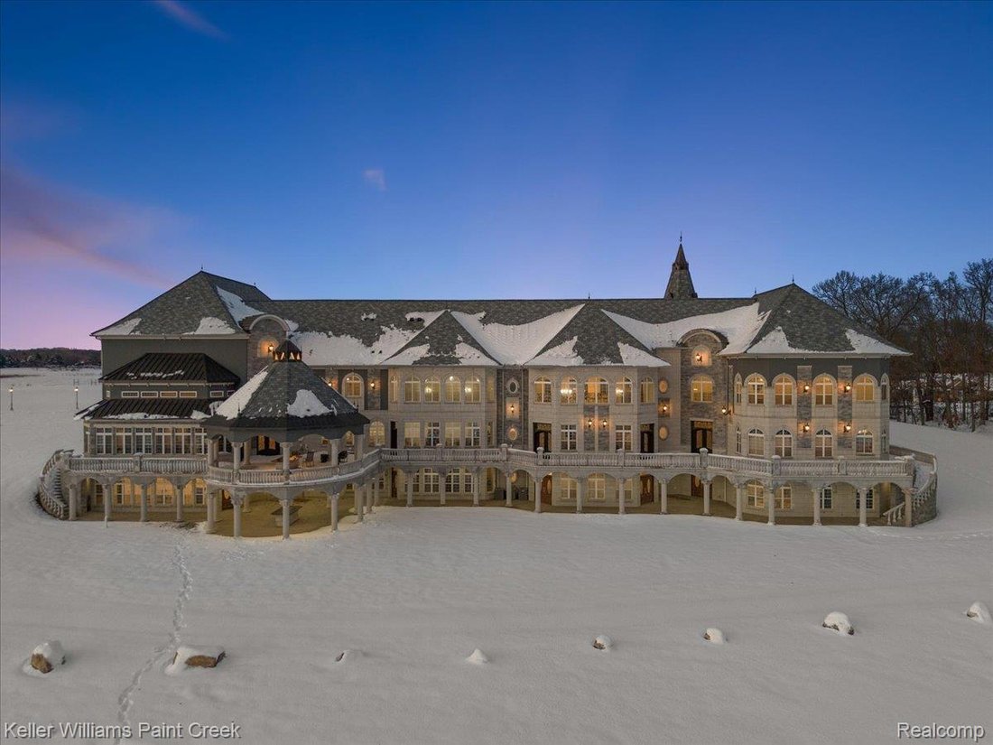 House in Washington, Michigan, United States 3 - 16993915