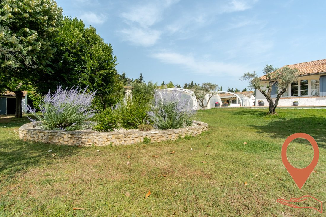 Villa in Arles, Provence-Alpes-Côte d'Azur, France 4 - 16998686