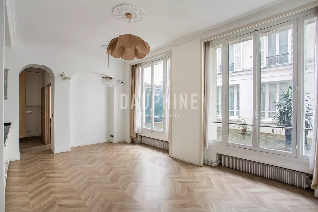 Apartment in Saint Thomas d'Aquin, Paris 7e Arrondissement, Paris 3 - 16997048