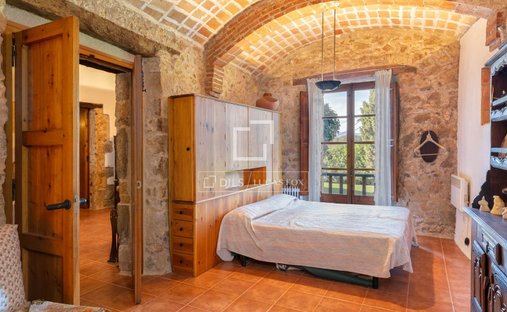 16 Bedroom Castle For Sale In Alt Empordà, Girona