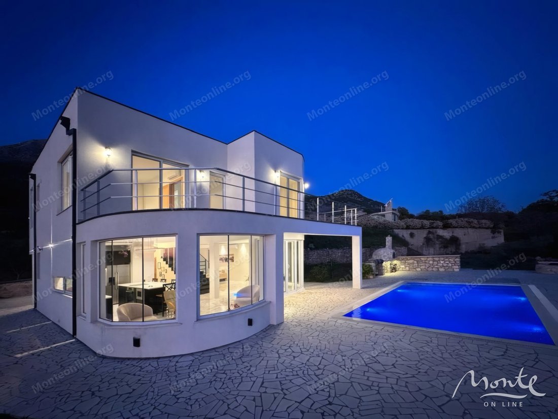 Villa in Dobra Voda, Bar Municipality, Montenegro 1 - 16996606