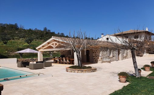 Estate in Le Plan-de-la-Tour, Provence-Alpes-Côte d'Azur, France 1