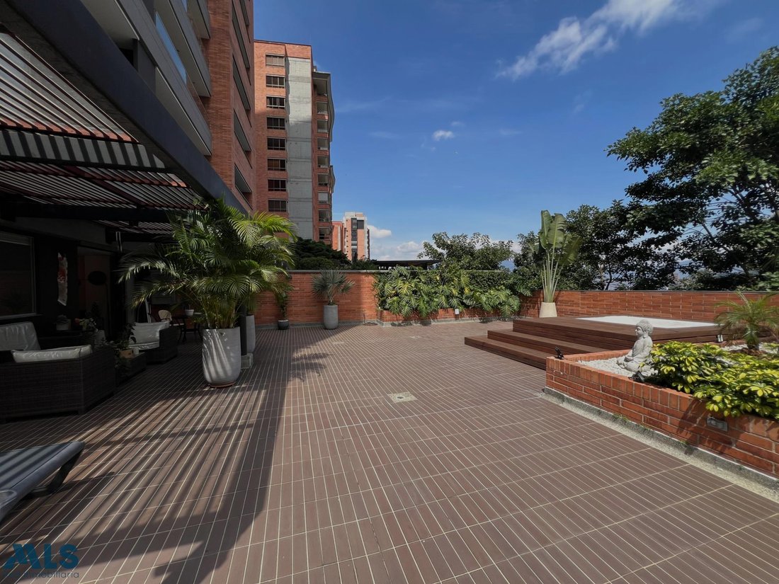 Apartment in Medellín, Antioquia, Colombia 4 - 16996931