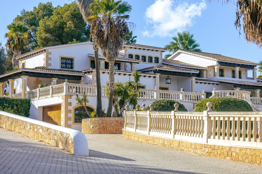 House in Sant Rafel de sa Creu, Sant Antoni de Portmany, Balearic Islands 1 - 16989854