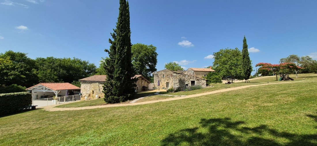 Estate in Dolmayrac, Nouvelle-Aquitaine, France 2 - 16276799
