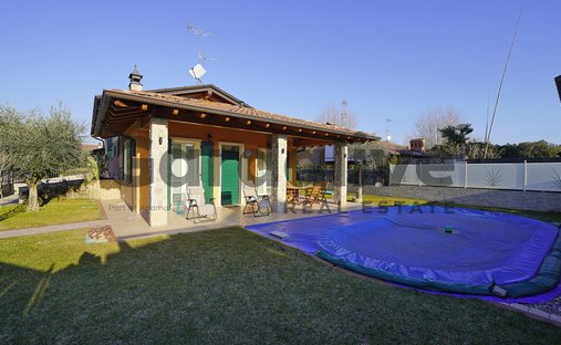House in Manerba del Garda, Lombardy, Italy 1