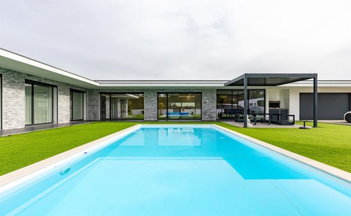 House in Carvide, Leiria District, Portugal 1