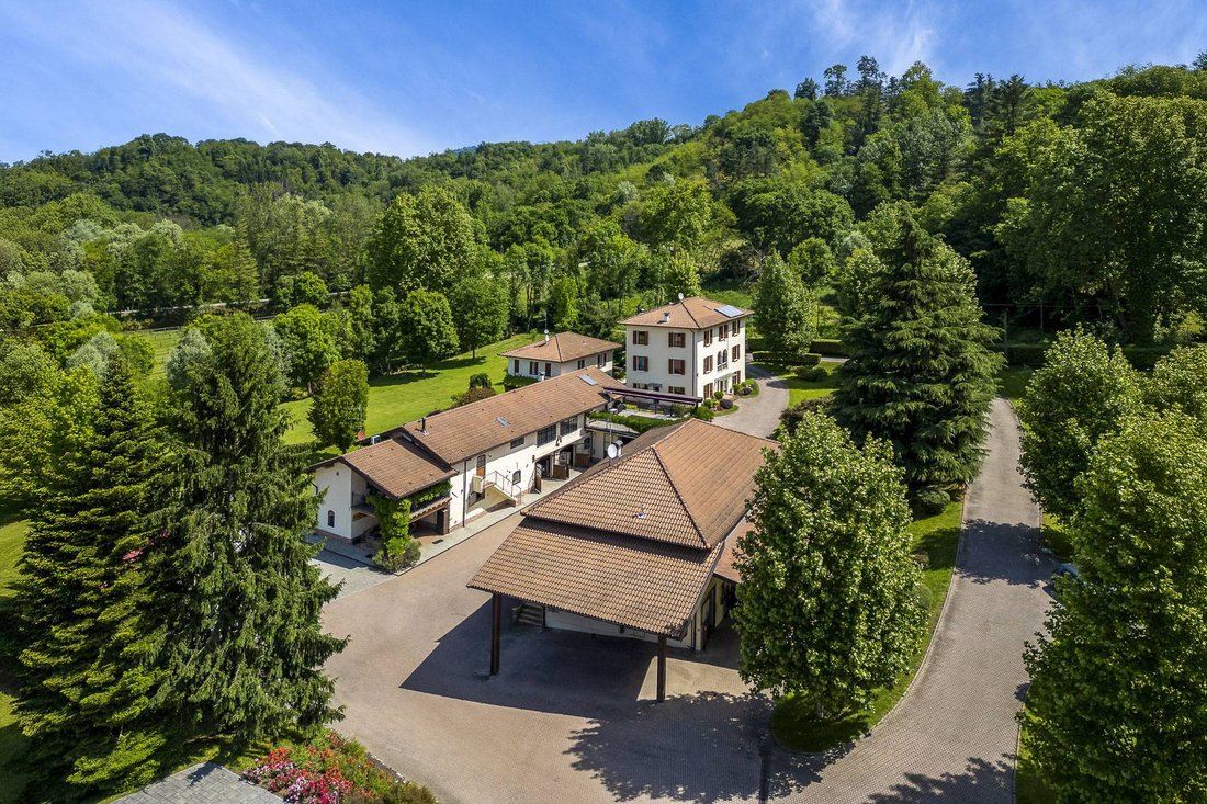 House in Valmorea, Lombardy, Italy 1 - 15820584