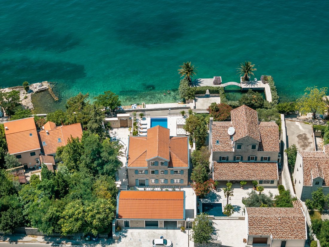 Villa in Ljuta, Kotor Municipality, Montenegro 1 - 16998063