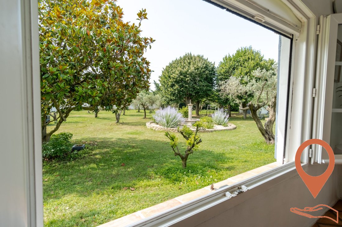 Villa in Arles, Provence-Alpes-Côte d'Azur, France 3 - 16998686